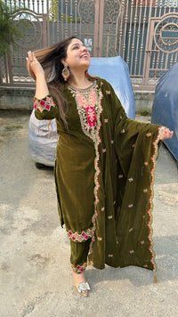 “MEHENDI” THREE PIECE STITCHED VELVET SUIT