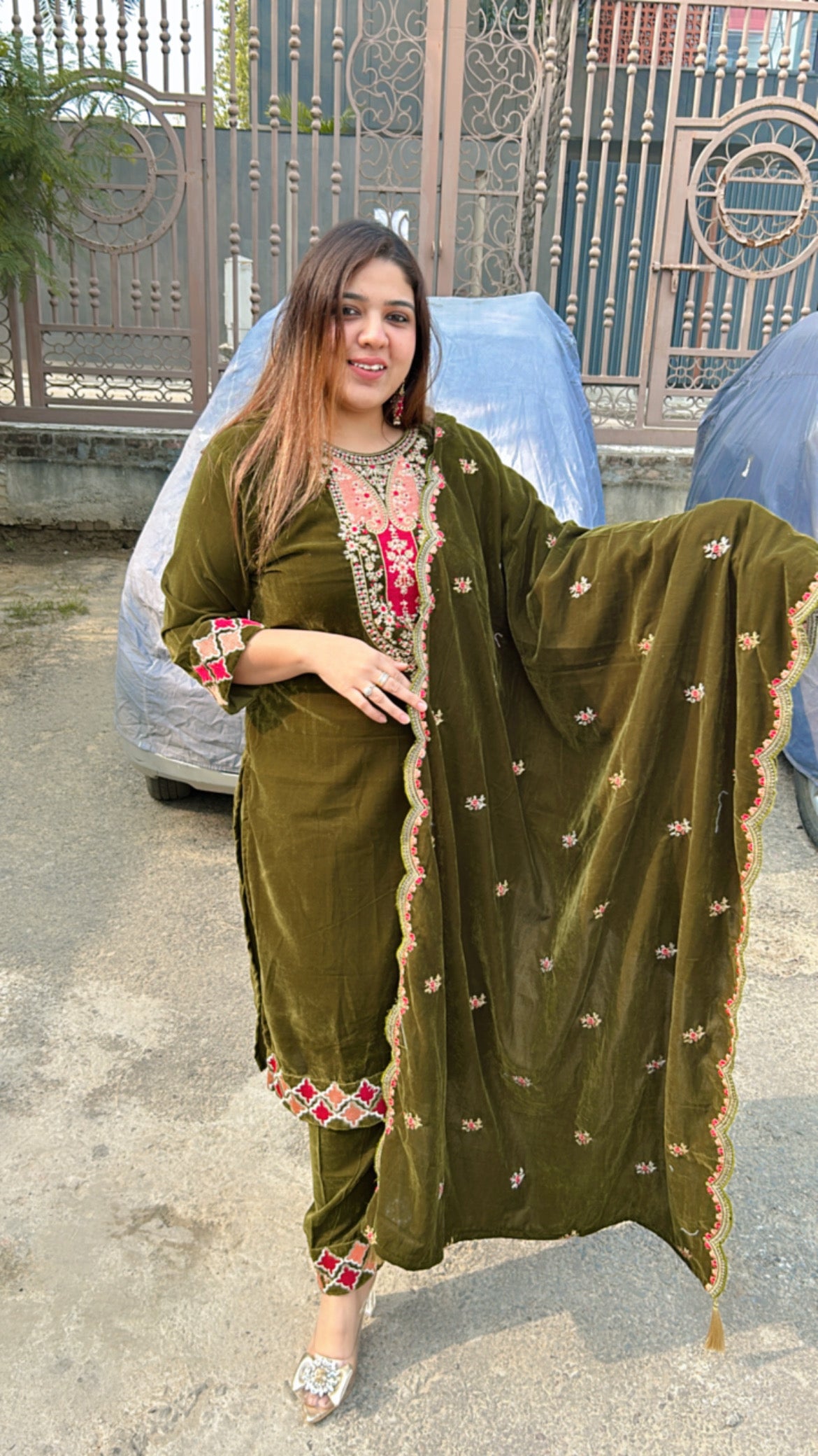 “MEHENDI” THREE PIECE STITCHED VELVET SUIT