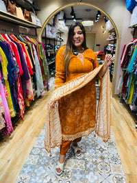 Crepe three piece suit