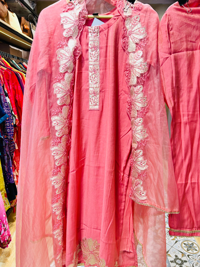 Party wear stitched suit