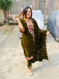 “MEHENDI” THREE PIECE STITCHED VELVET SUIT