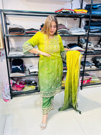 Party wear baandhani suit