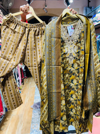 “RUHANA”- THREE PIECE PASCHMINA SUIT