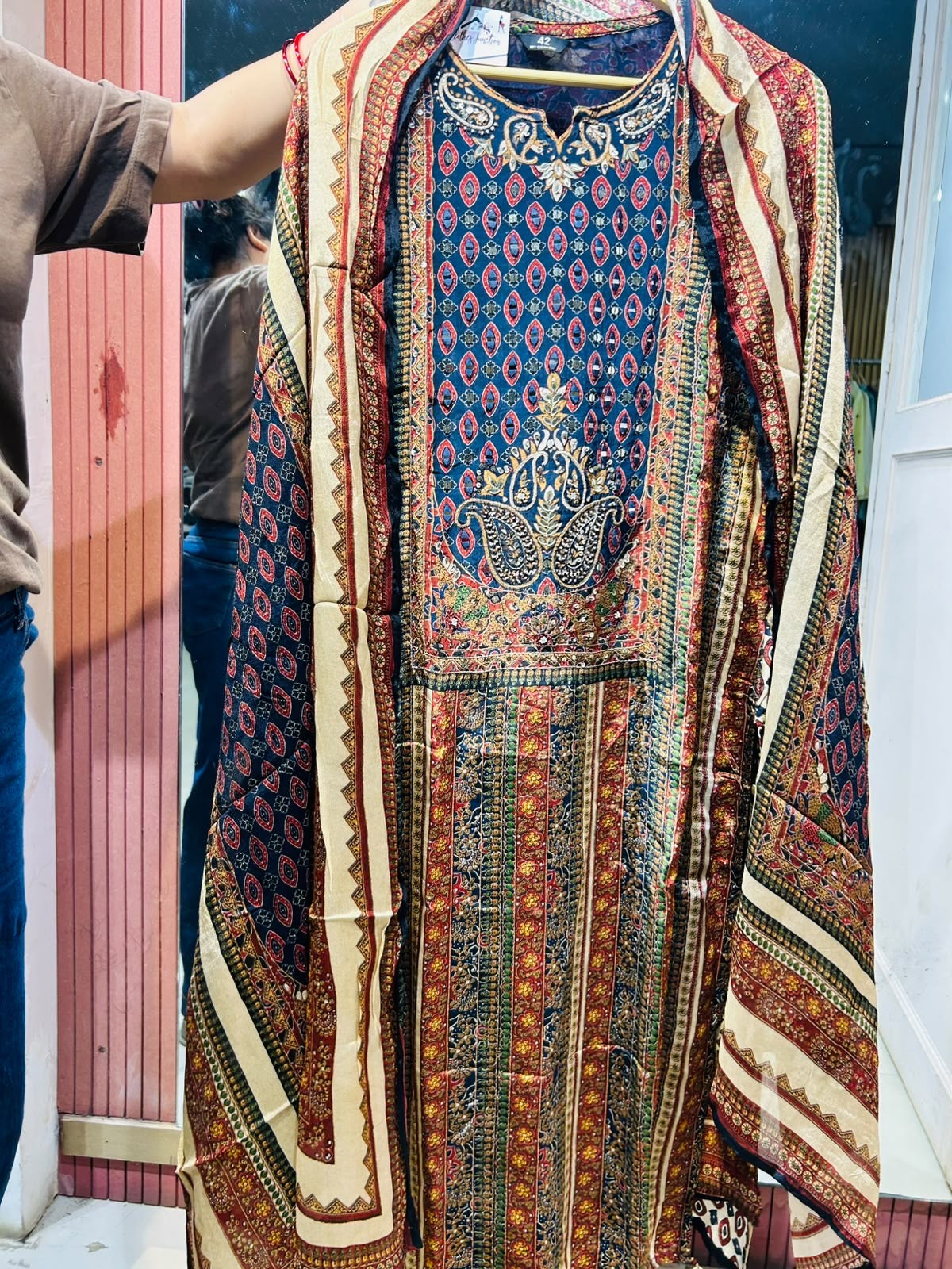 PARTY WEAR SUIT