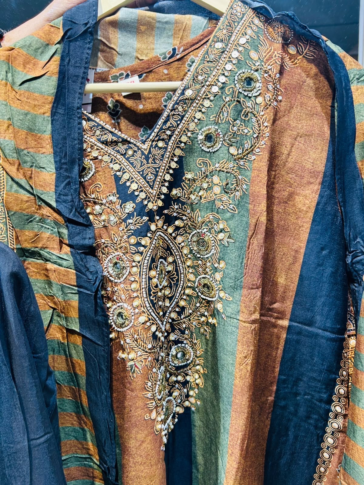 PARTY WEAR SUIT