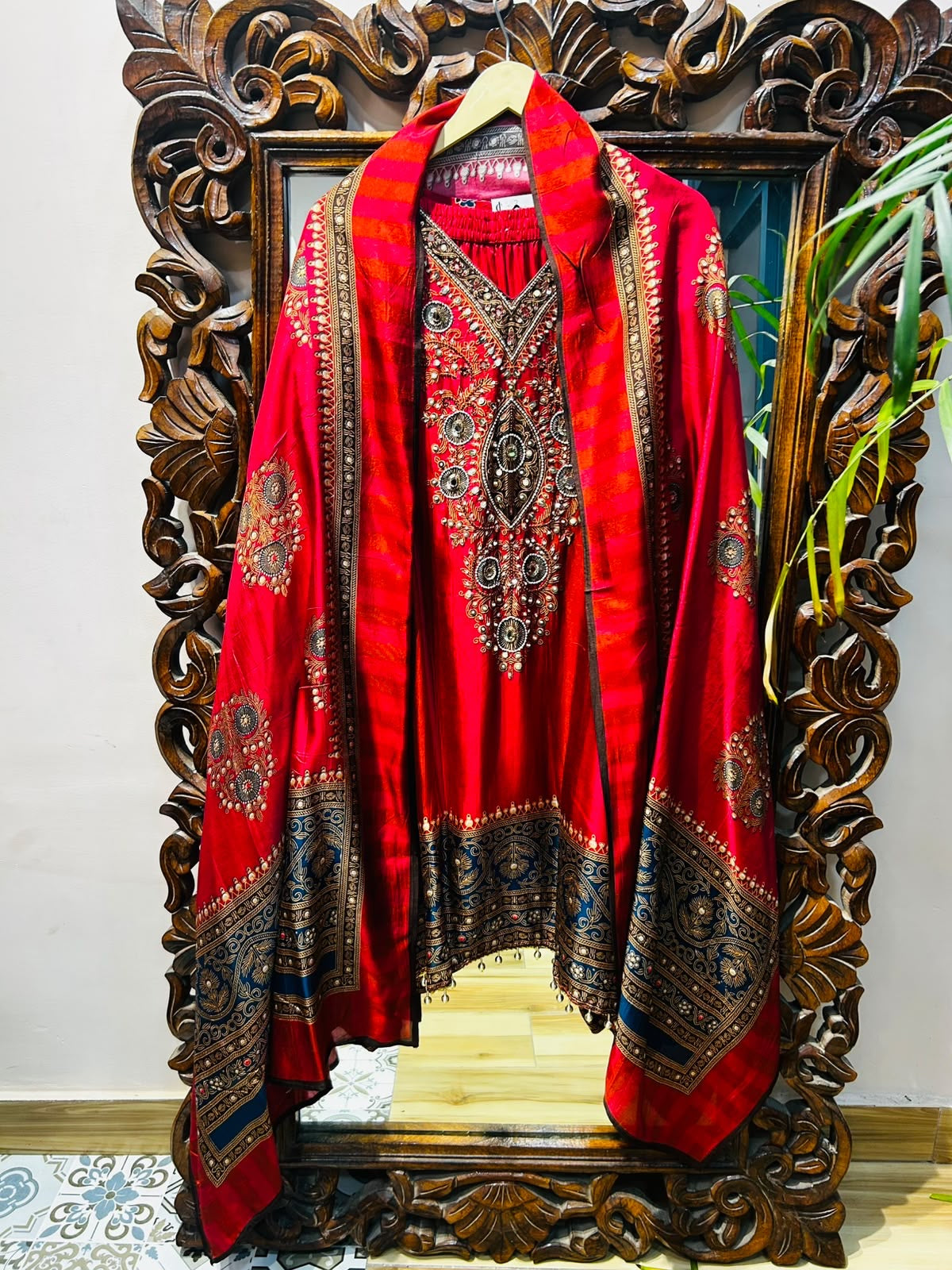 PARTY WEAR SUIT