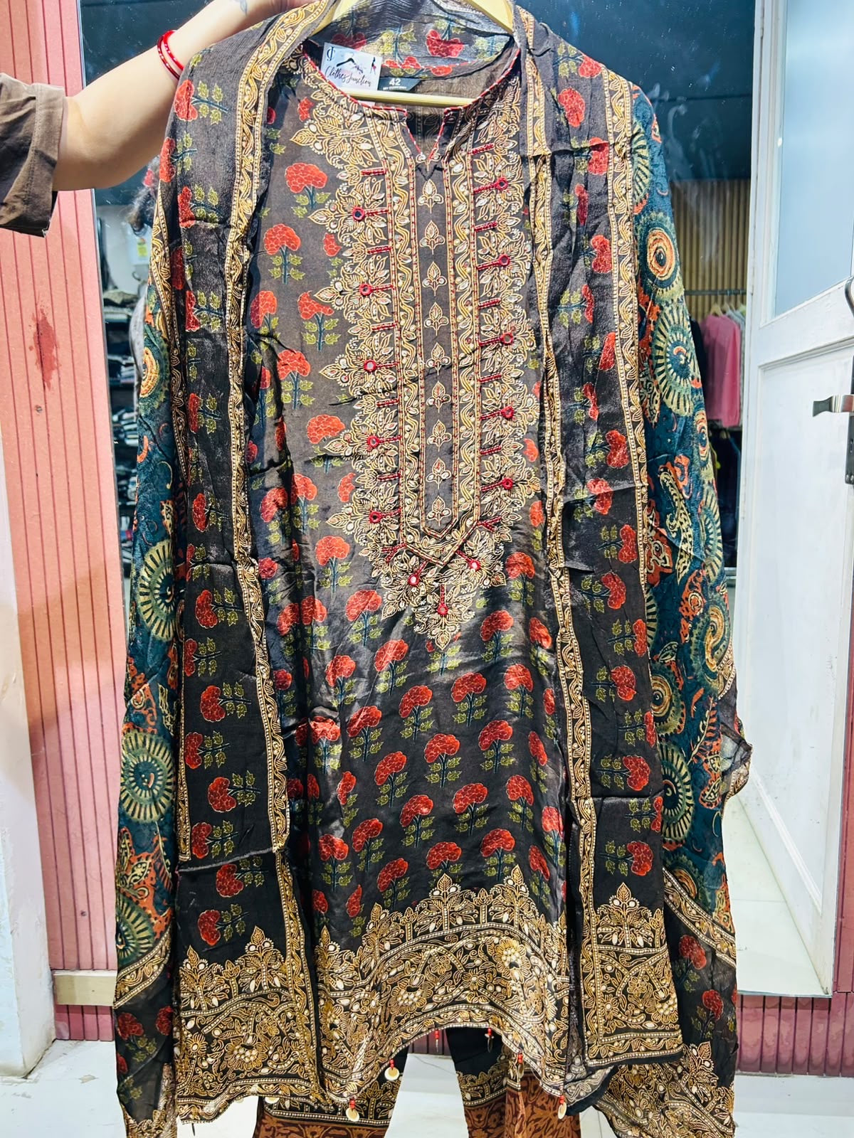 PARTY WEAR SUIT