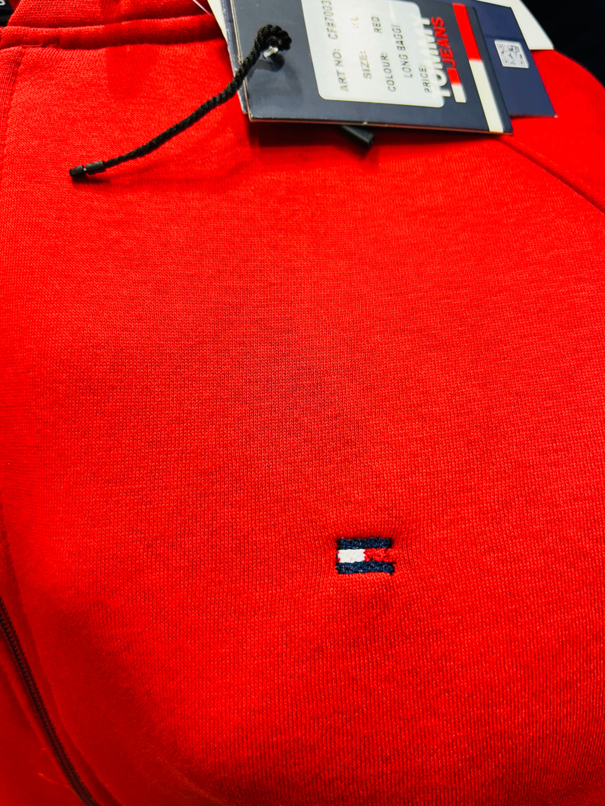 TOMMY ZIPPER WITH HOODIES