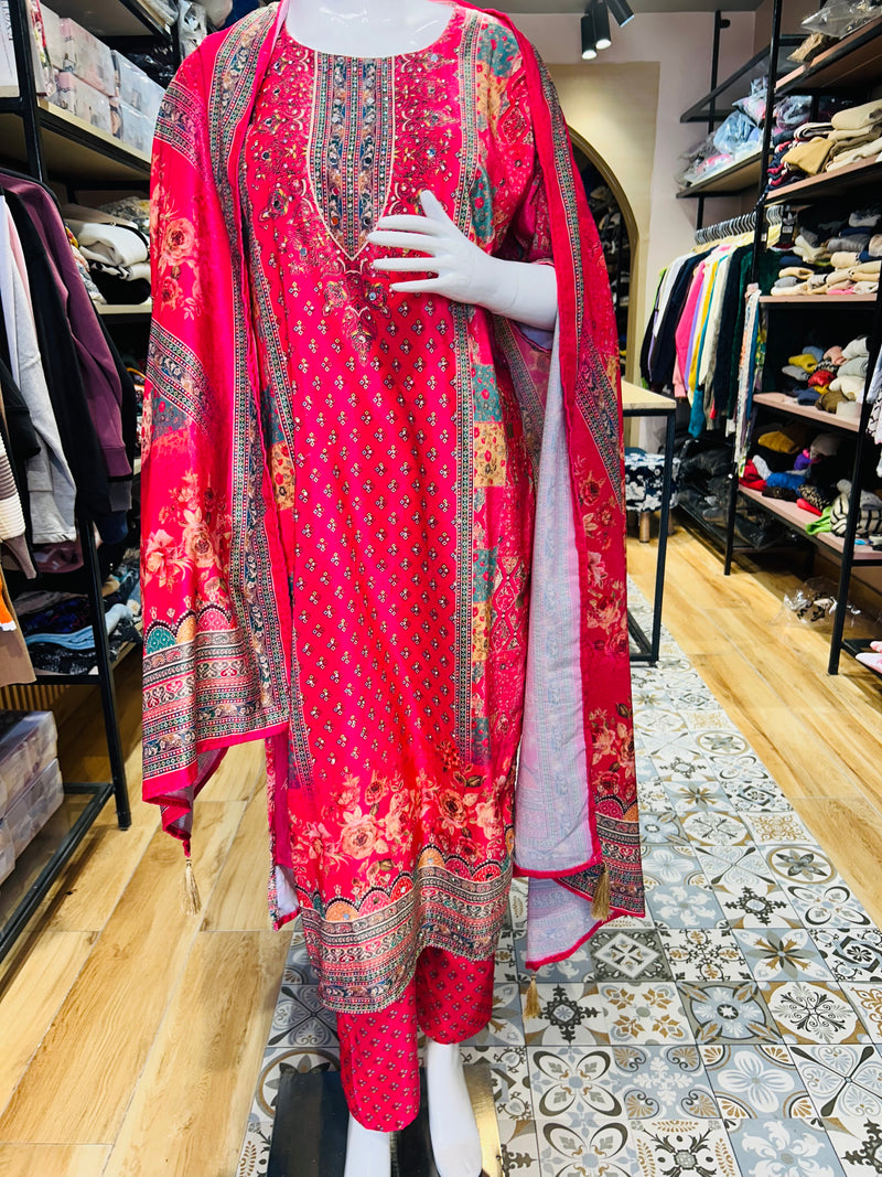Beautiful pink suit in velvet