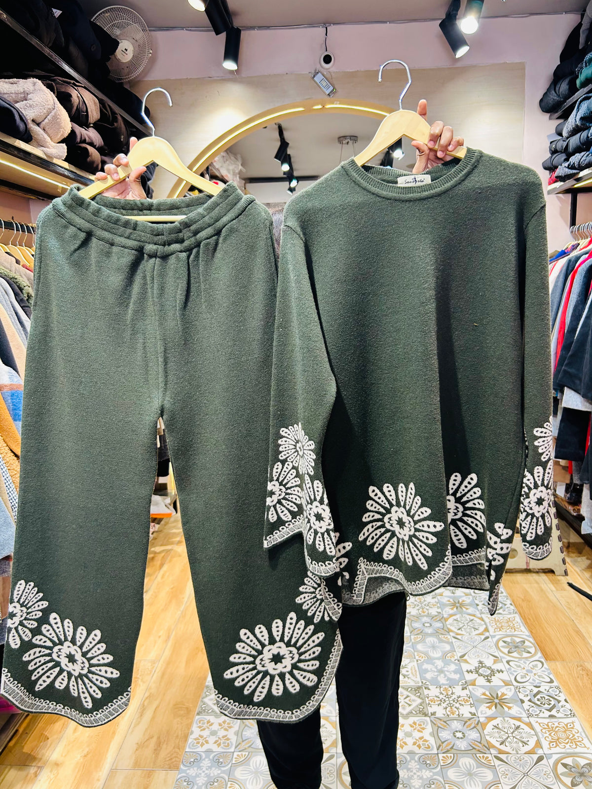 ''ENA'' WOOLEN CO0RDSET