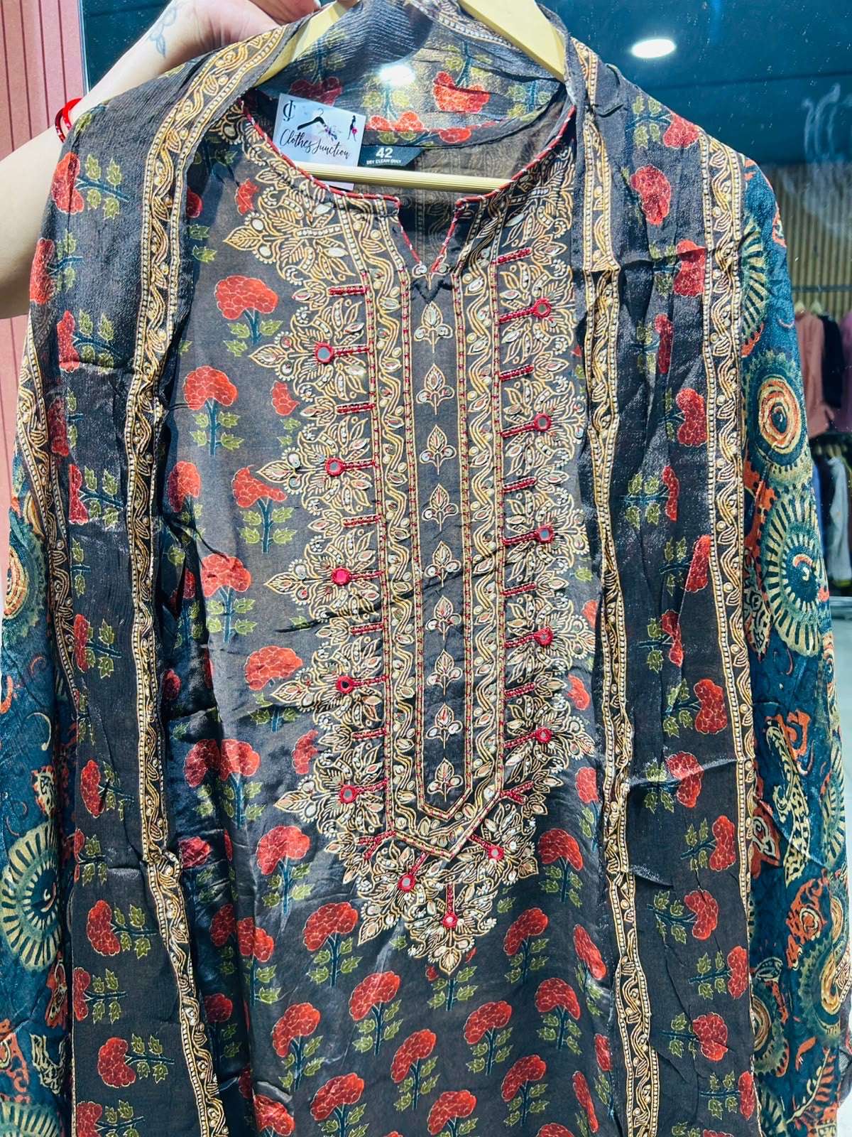 PARTY WEAR SUIT