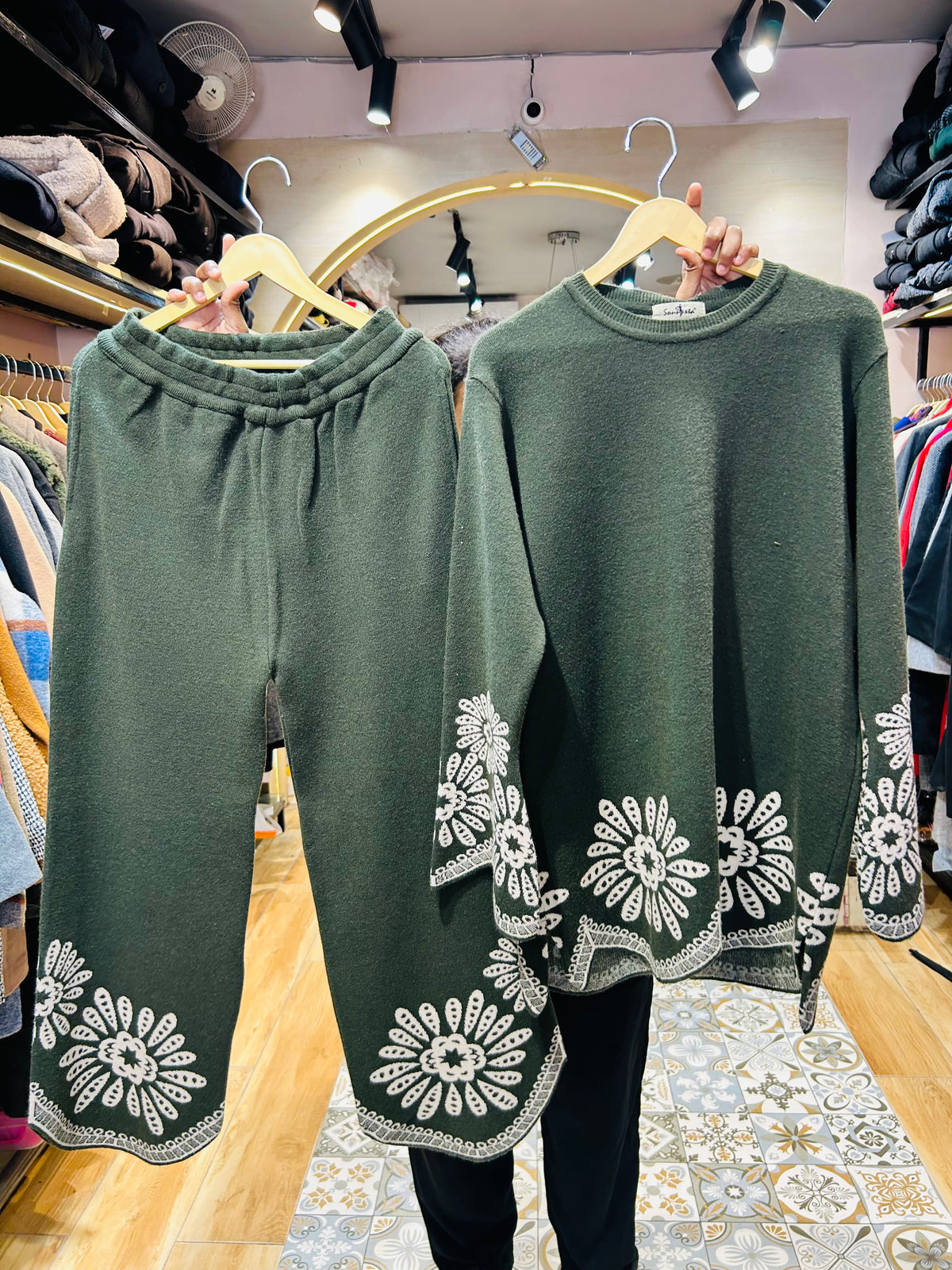 ''ENA'' WOOLEN CO0RDSET