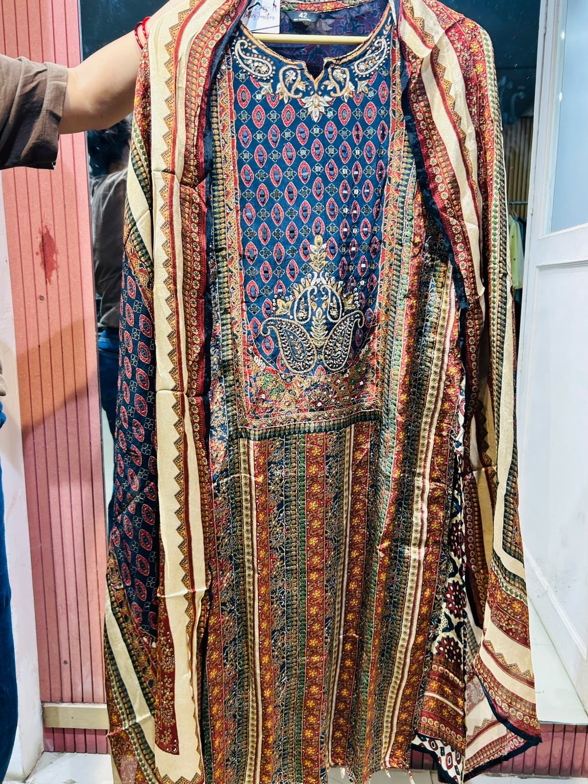 PARTY WEAR SUIT