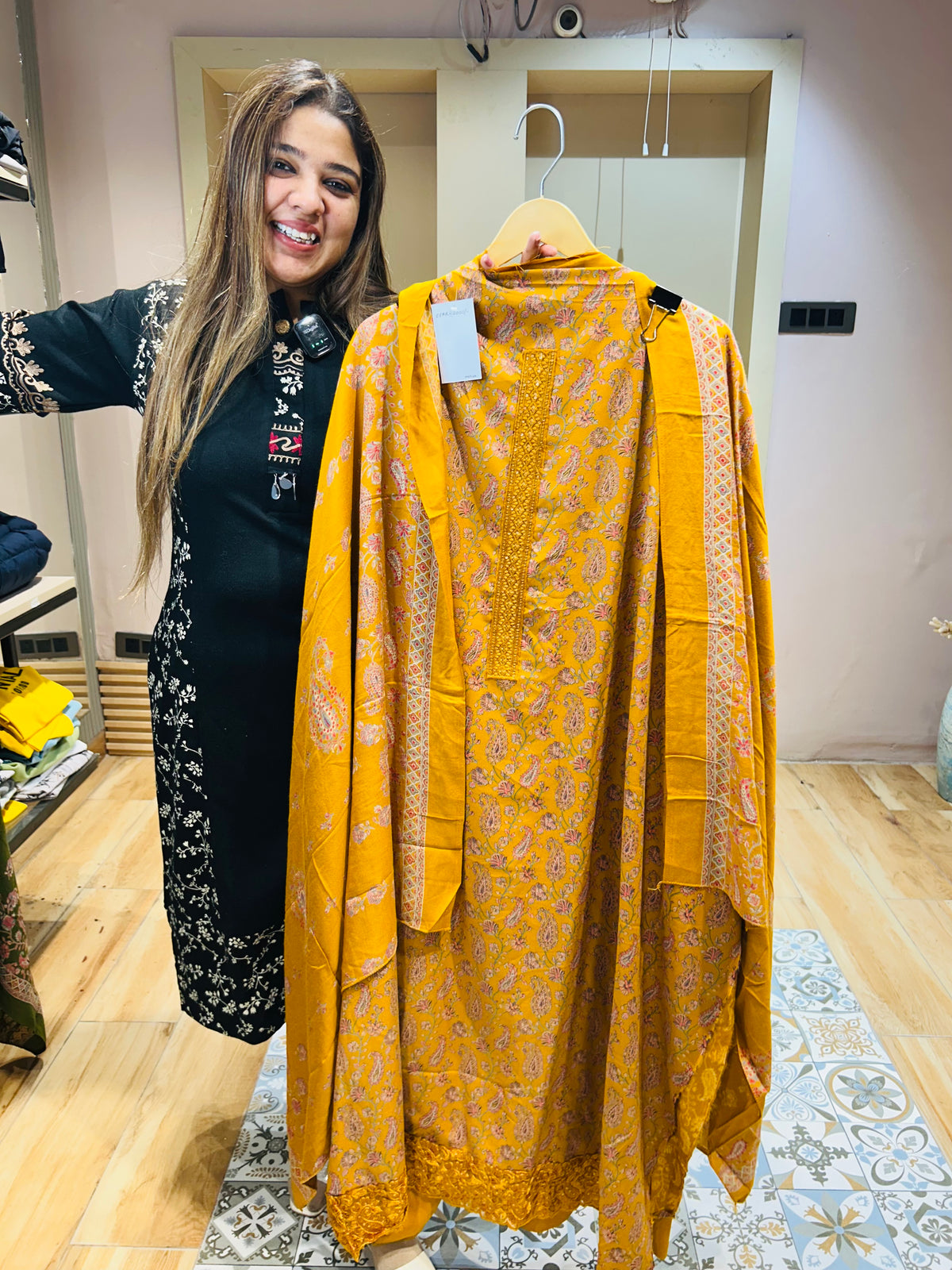 ''MAHIYA'' UNSTITCHED SUIT WOOLEN