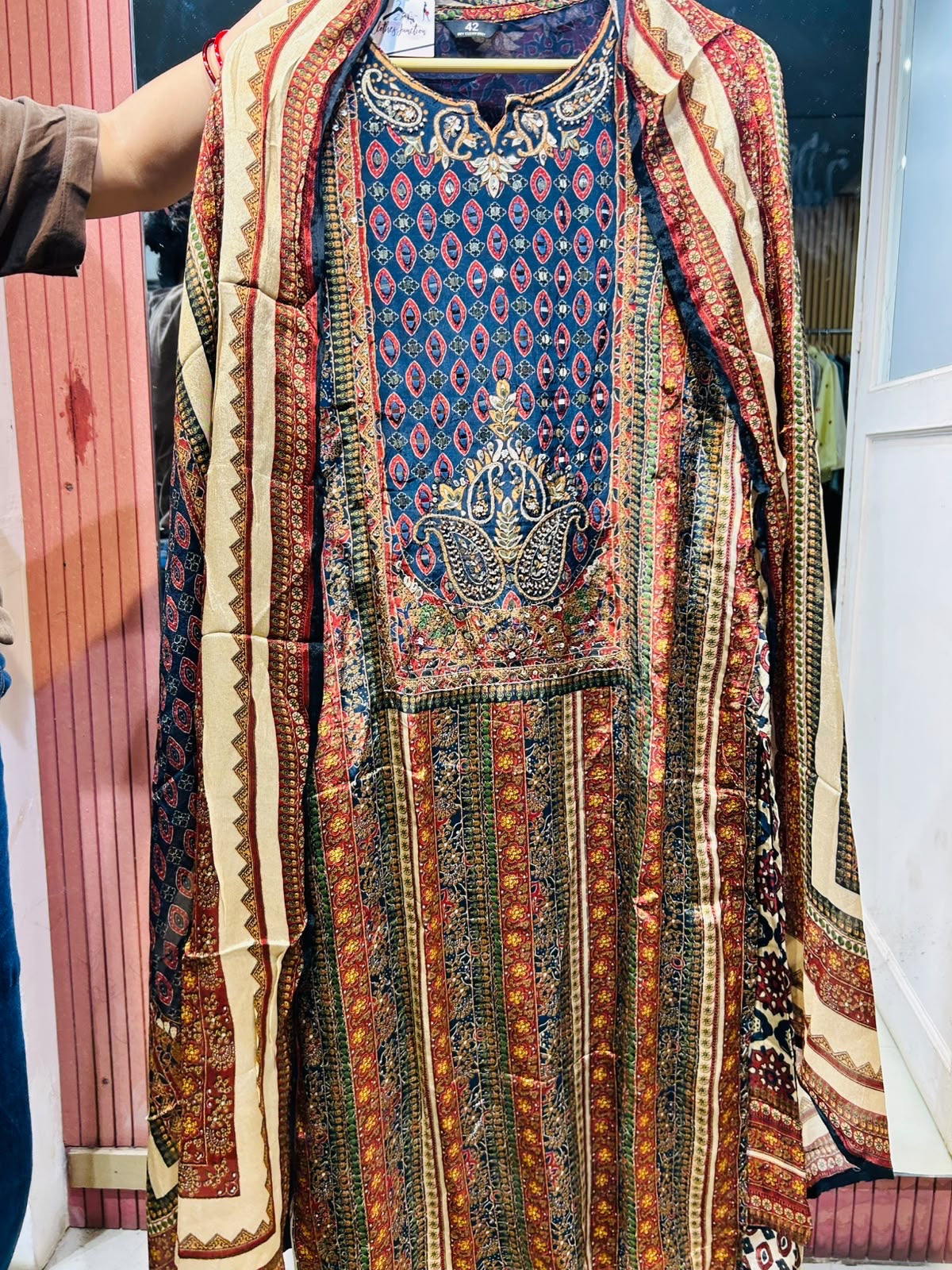 PARTY WEAR SUIT