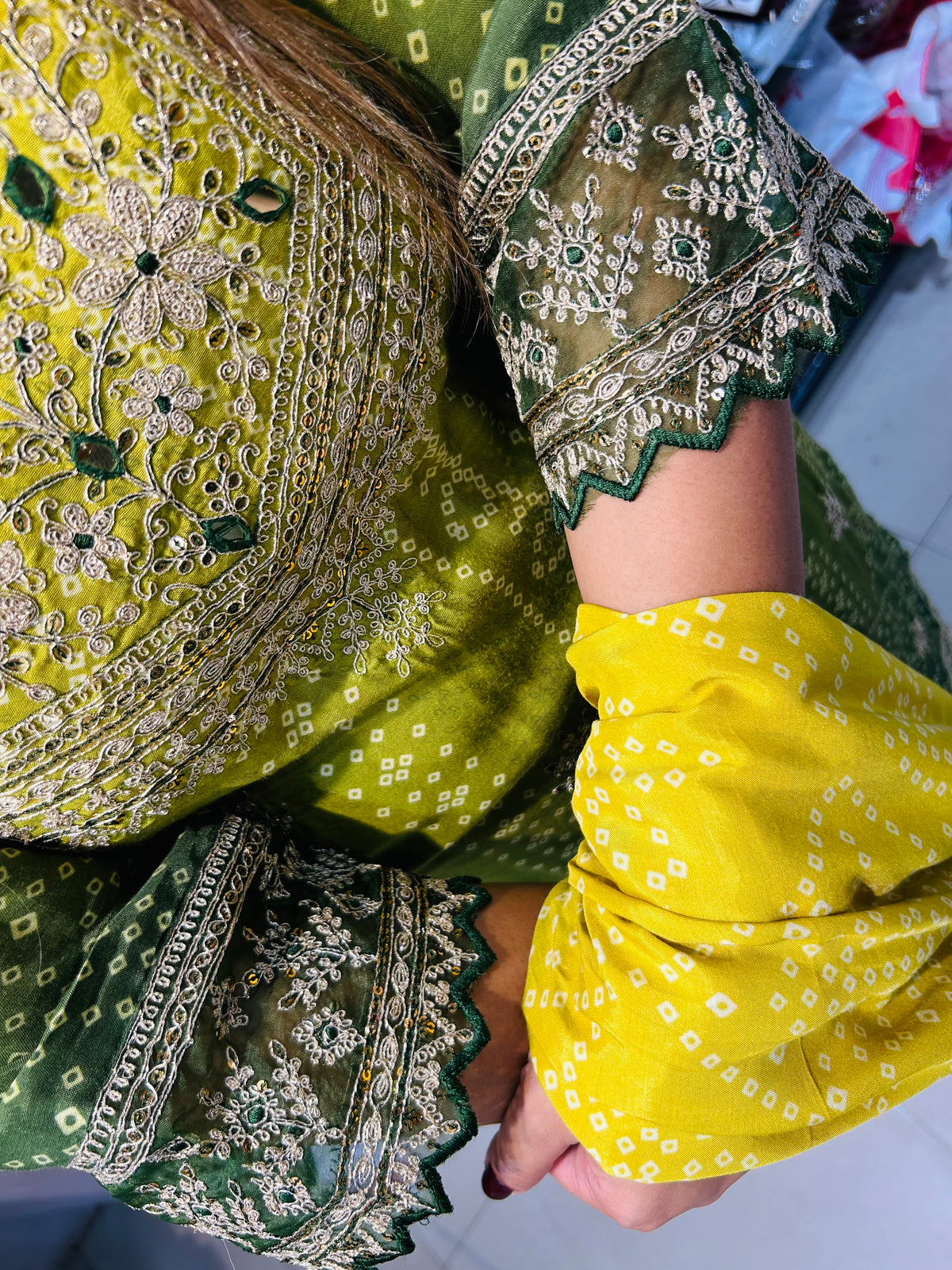 Party wear baandhani suit