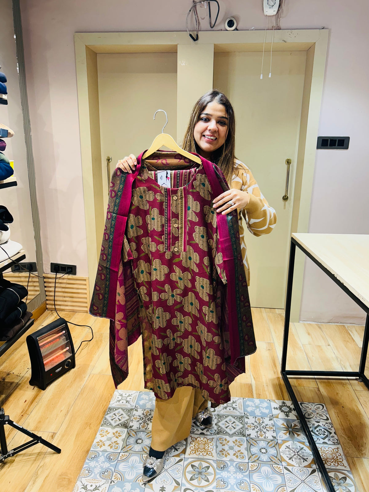 “YAMYA”- PASCHMINA STITCHED THREE PIECE SET