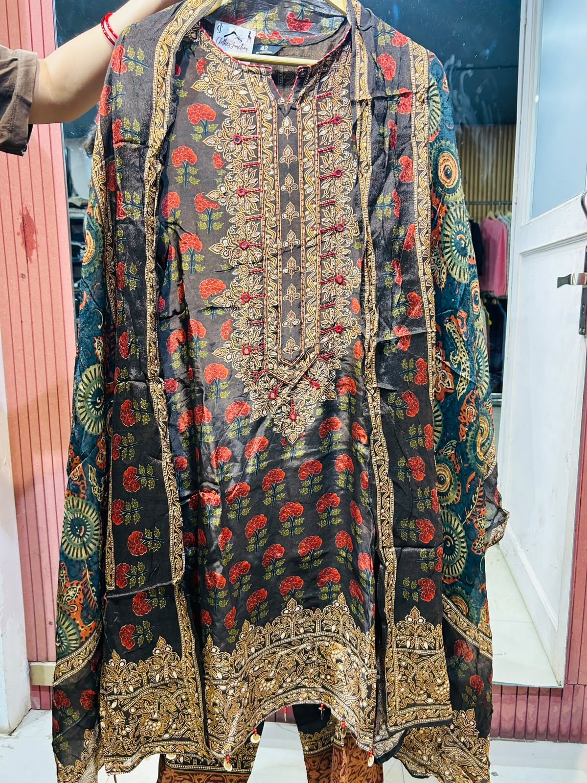 PARTY WEAR SUIT