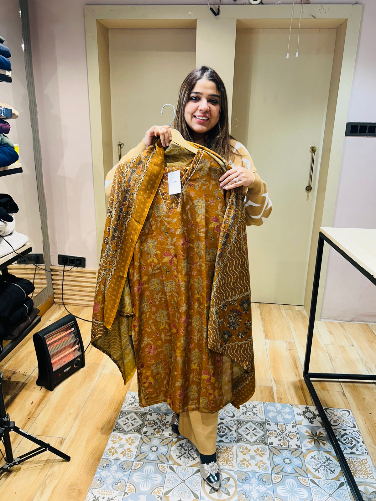 “YAMYA”- PASCHMINA STITCHED THREE PIECE SET