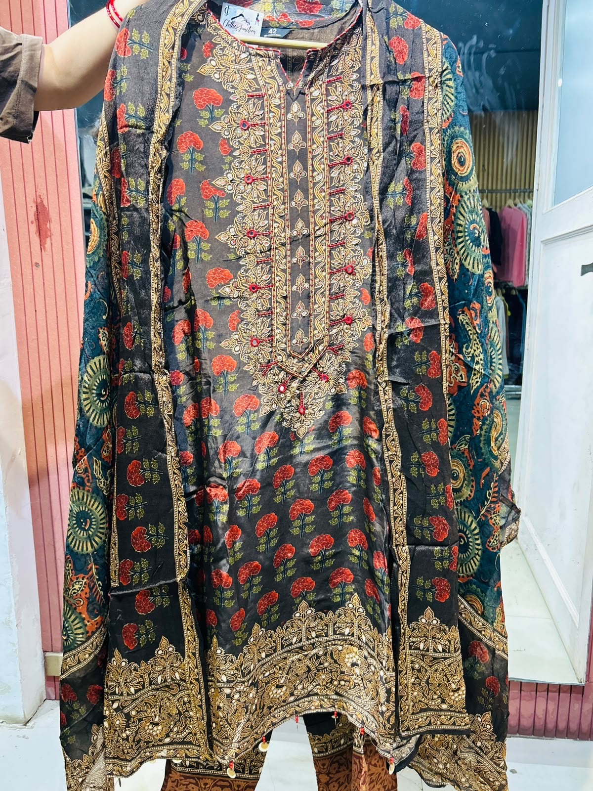 PARTY WEAR SUIT