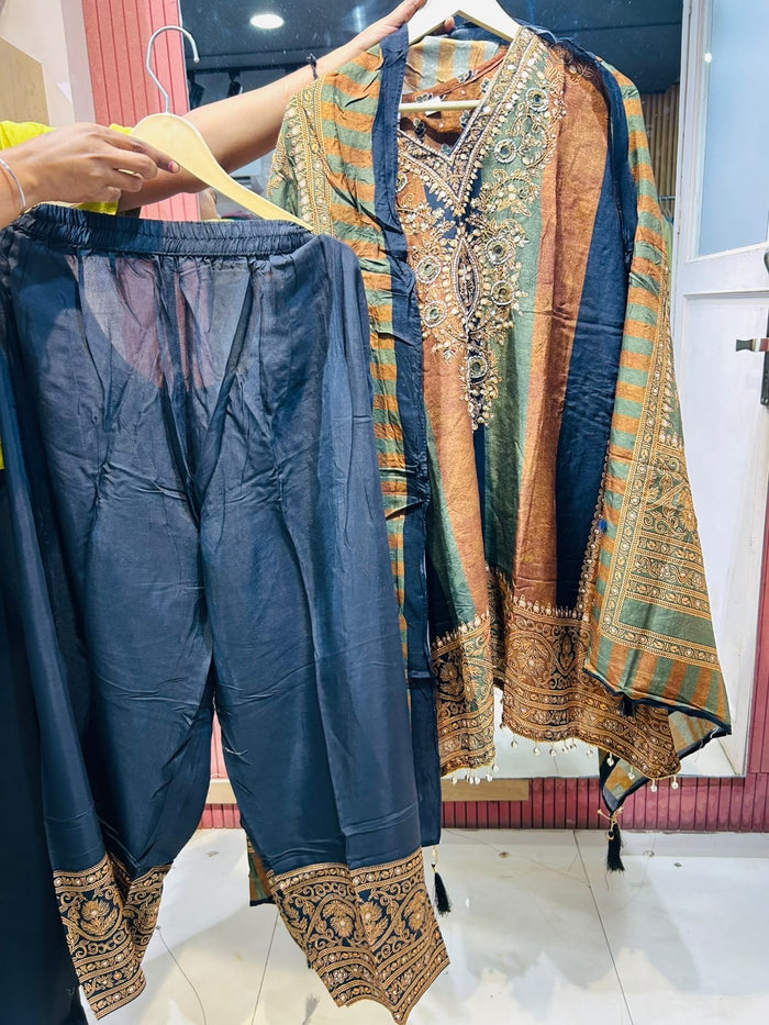 PARTY WEAR SUIT