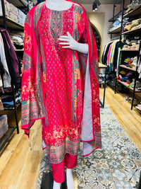 Beautiful pink suit in velvet