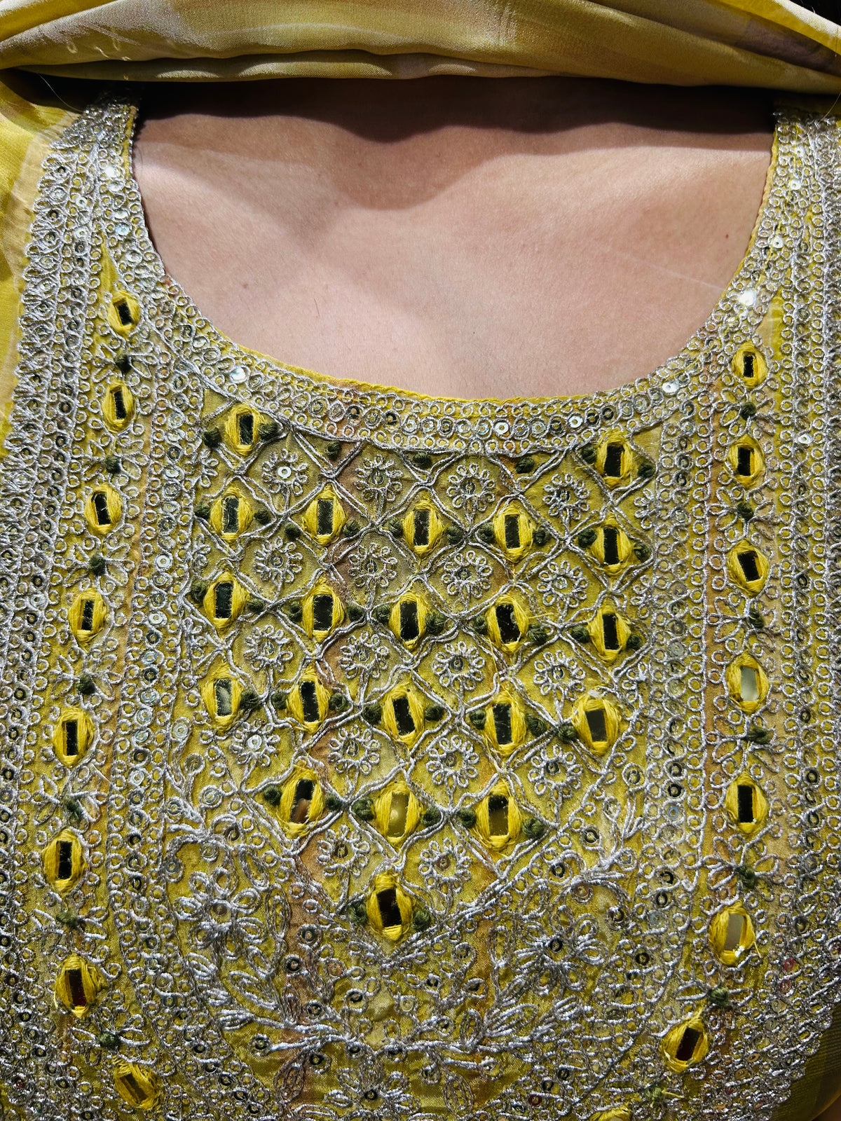 PARTY WEAR SUIT [LONA]