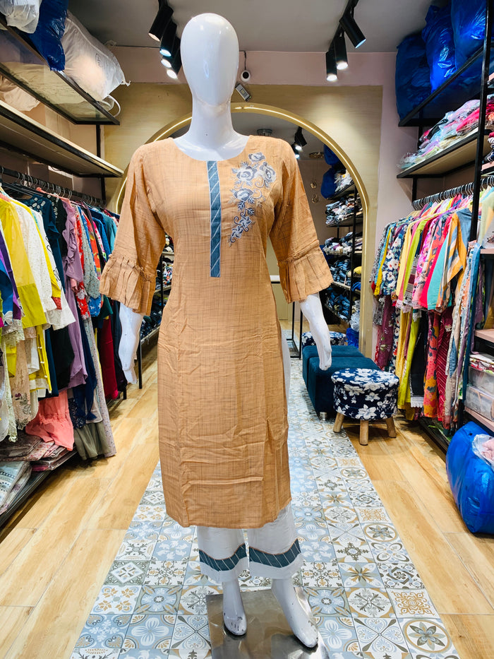 WOMEN SUIT