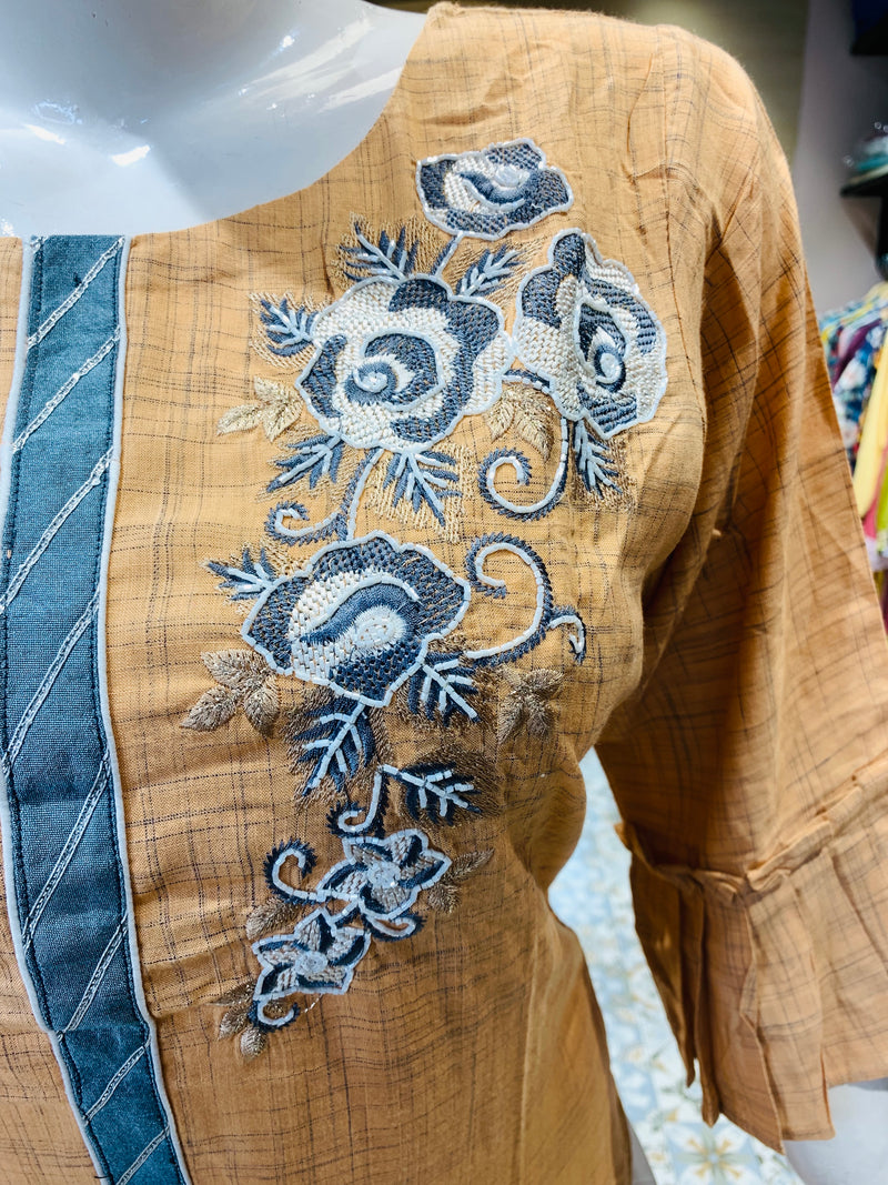 WOMEN SUIT