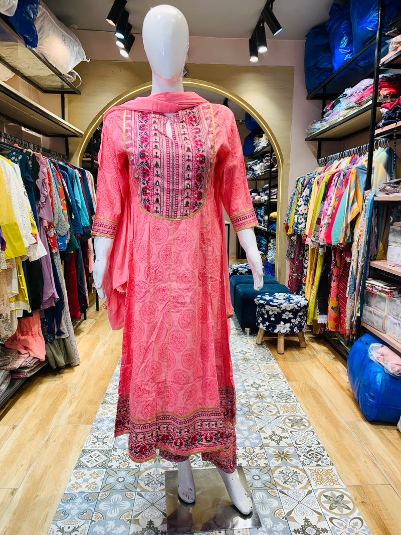 WOMEN SUIT
