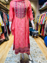 WOMEN SUIT