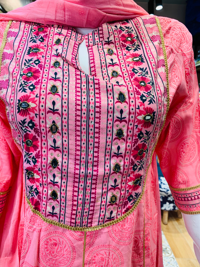 WOMEN SUIT