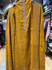 ''BIHISHA'' UNSTITCHED SUIT WOOLEN