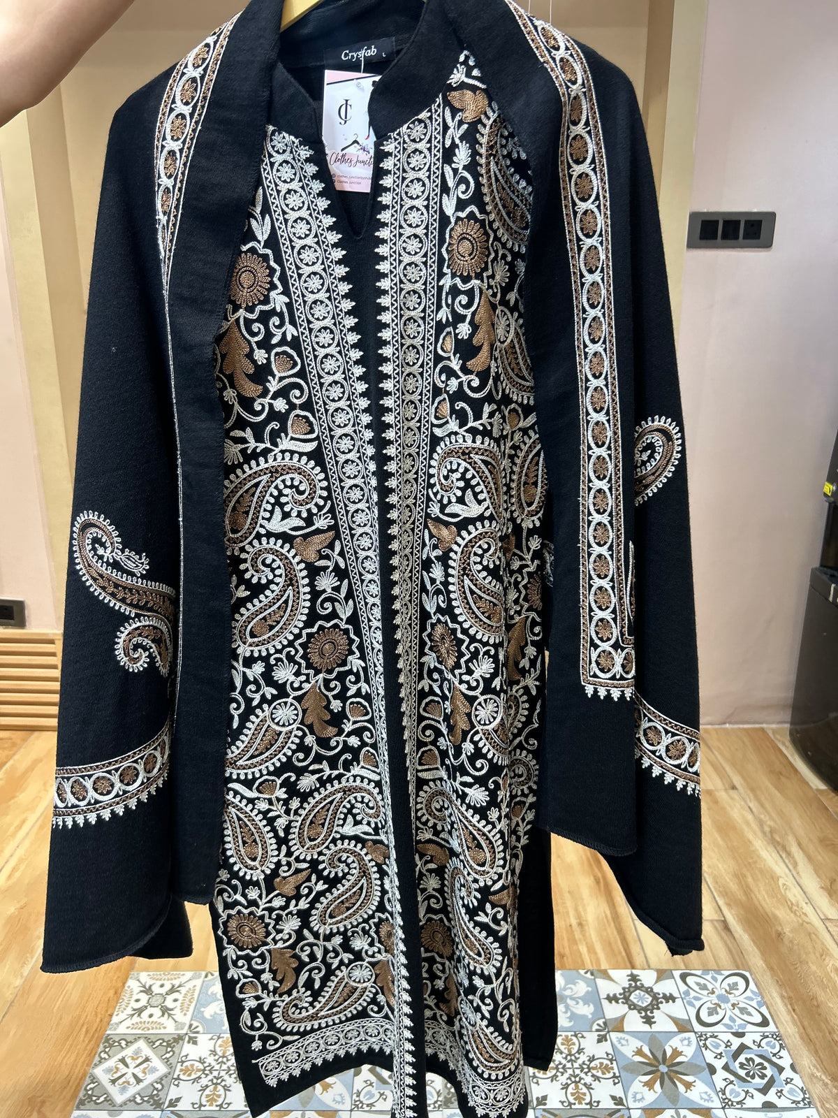 Woolen embroidered suit