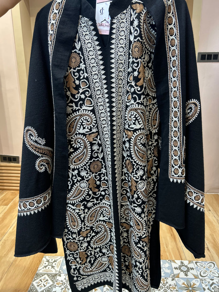 Woolen embroidered suit