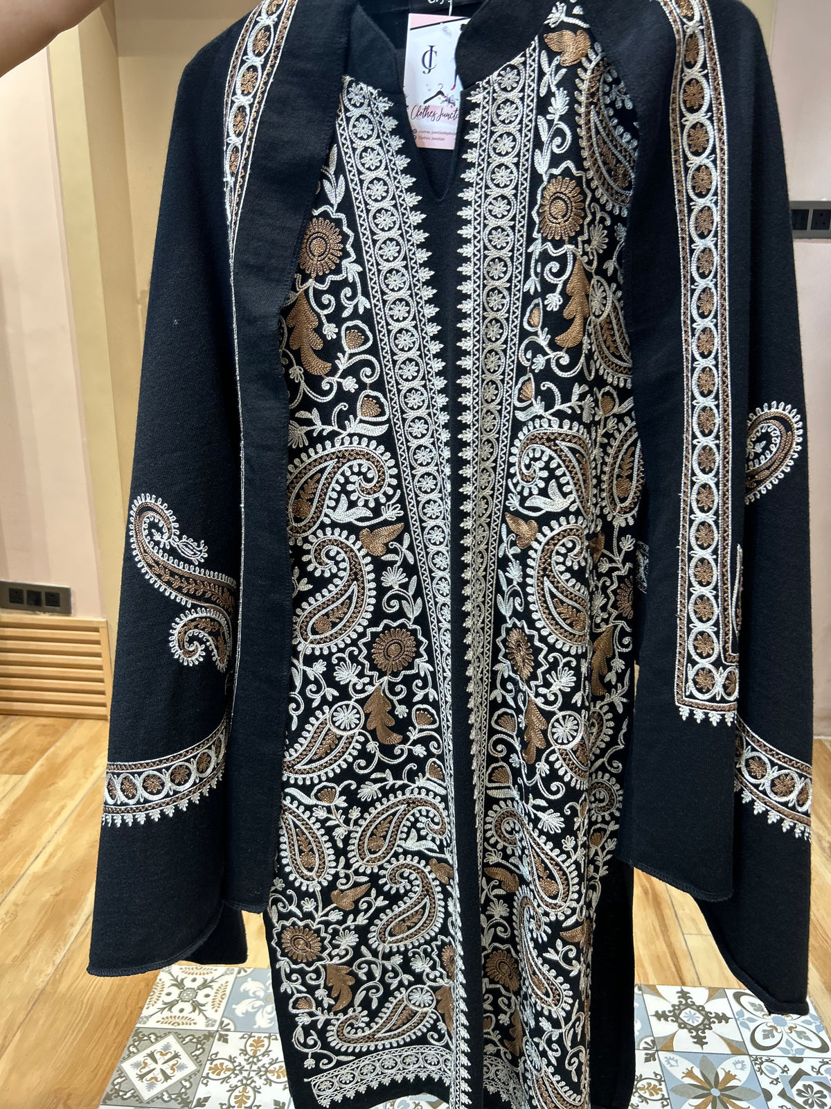 Woolen embroidered suit