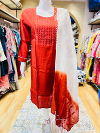 WOMEN SUIT