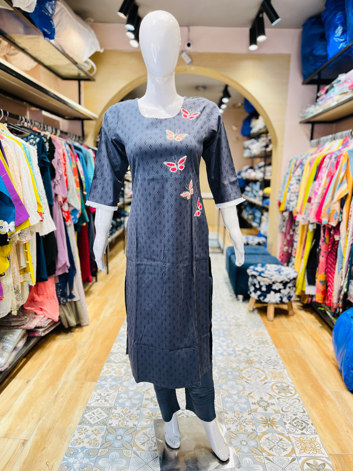 WOMEN SUIT