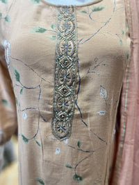 WOMEN SUIT