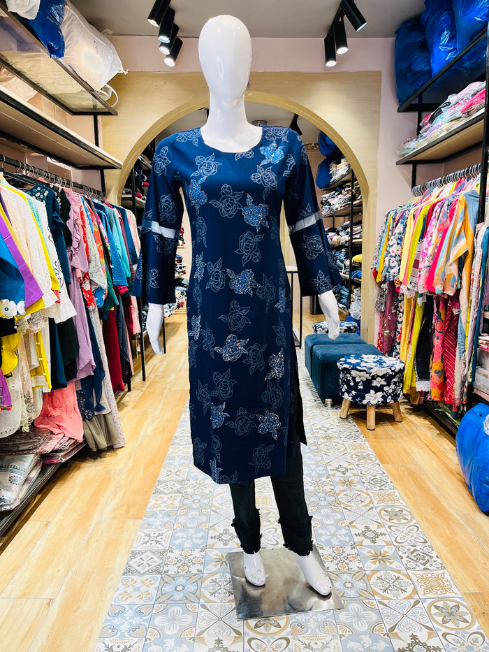WOMEN SUIT