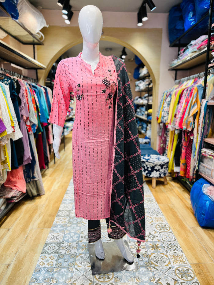 WOMEN SUIT