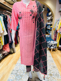 WOMEN SUIT