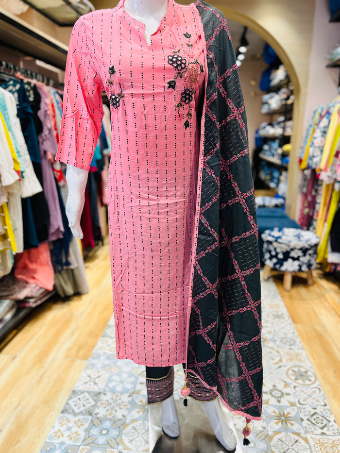 WOMEN SUIT