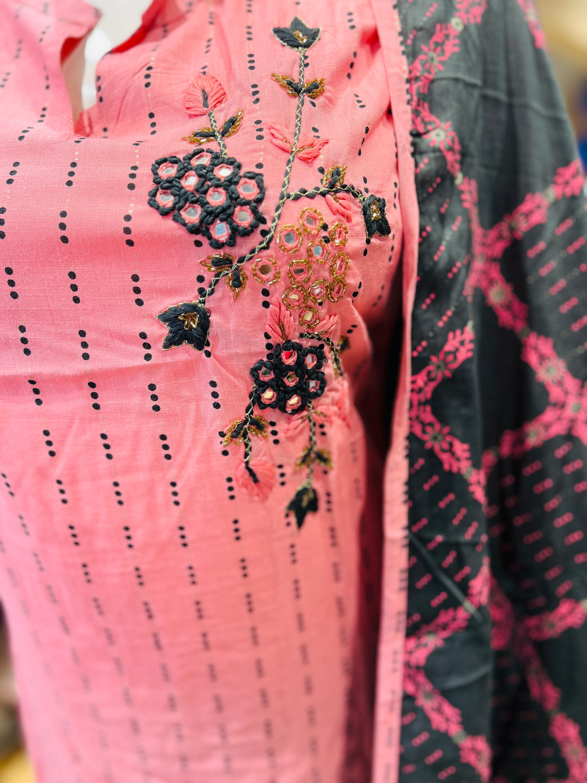WOMEN SUIT