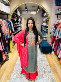 WOMEN SUIT
