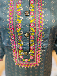 WOMEN SUIT