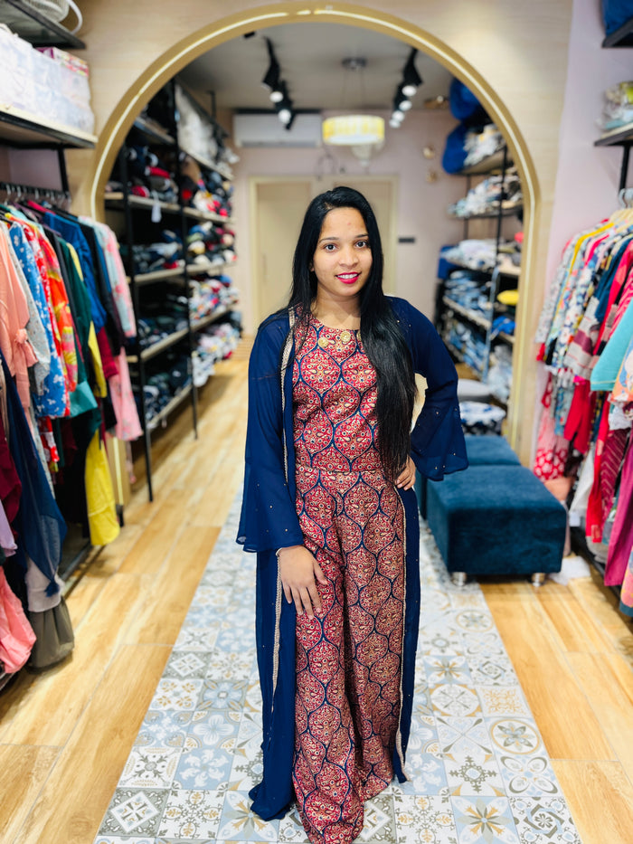 WOMEN SUIT