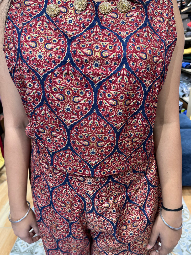 WOMEN SUIT