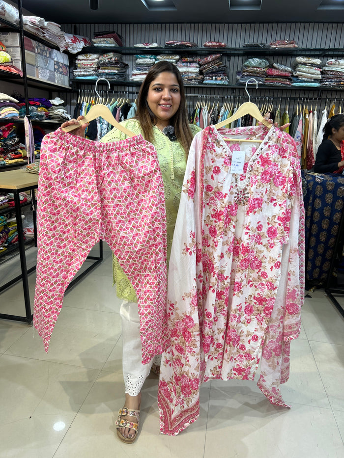 WOMEN SUIT