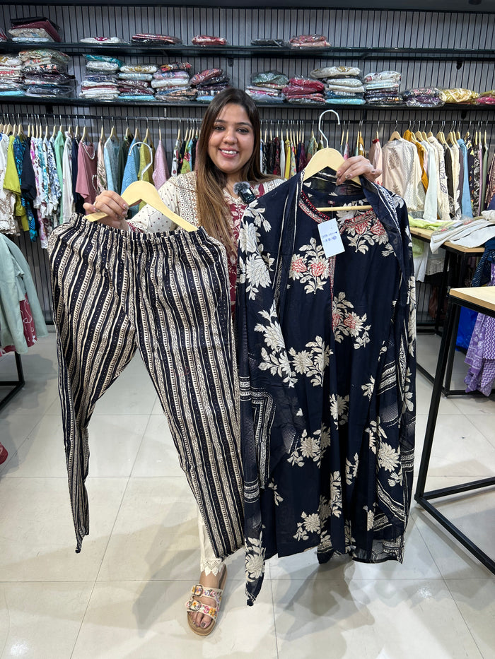 WOMEN SUIT